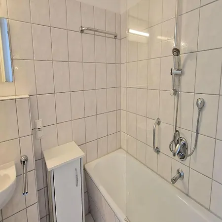 Lejlighed Geschmackvoll Eingerichtete Mit Balkon In *